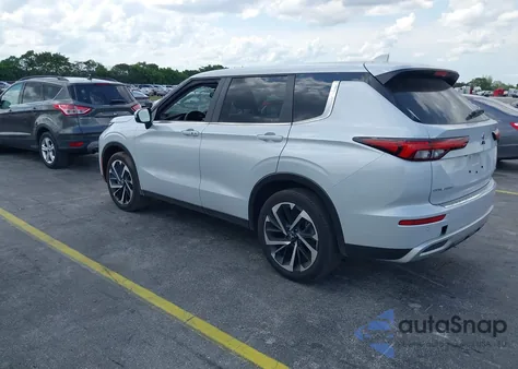 2024 Mitsubishi Outlander Se 2.5 2Wd/Se Black Edition S-Awc/Se Black Edition W/Pano Roof S-Awc z USA, uszkodzony, nr VIN JA4J3VA8XRZ086126